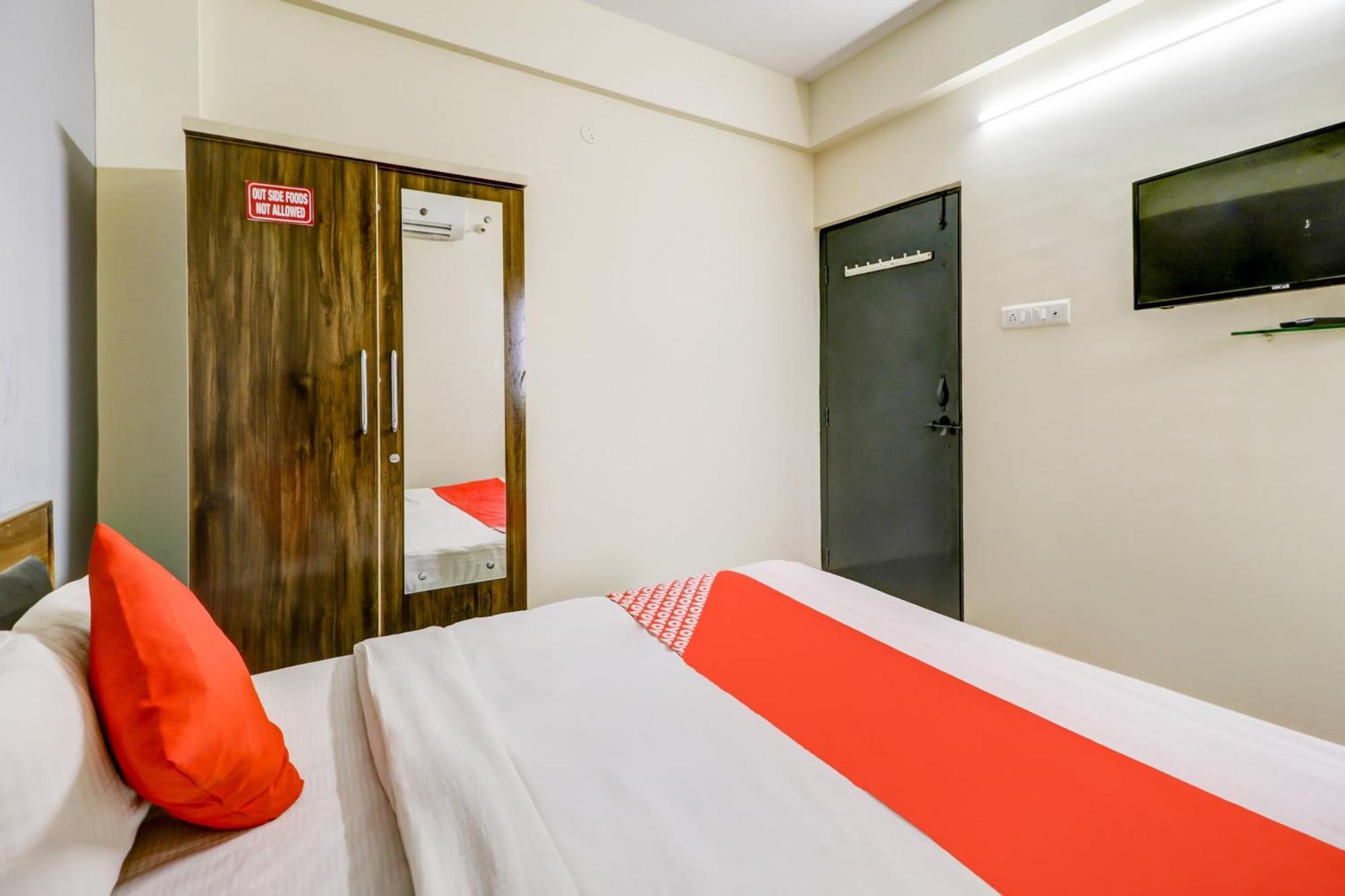 Hotel O The Crown Inn Нагпур Екстериор снимка