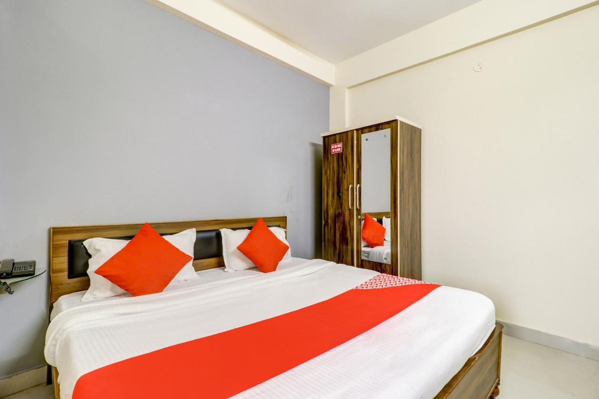 Hotel O The Crown Inn Нагпур Екстериор снимка
