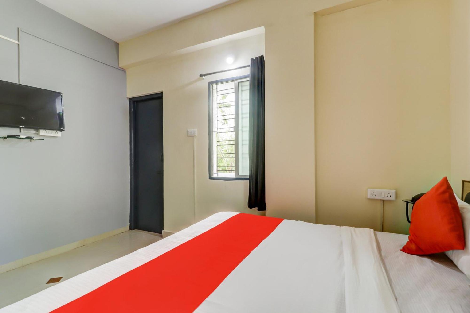 Hotel O The Crown Inn Нагпур Екстериор снимка